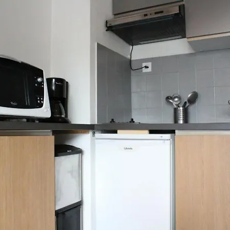 Avec Mezzanine, Balcon Et Parking Proche Et Centre, - Fr-1-246-211 Διαμέρισμα Λα Ροσέλ