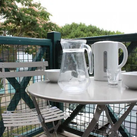 Avec Mezzanine, Balcon Et Parking Proche Et Centre, La Rochelle - Fr-1-246-211 * La Rochelle (Charente-Maritime)