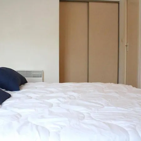 Avec Mezzanine, Balcon Et Parking Proche Et Centre, La Rochelle - Fr-1-246-211