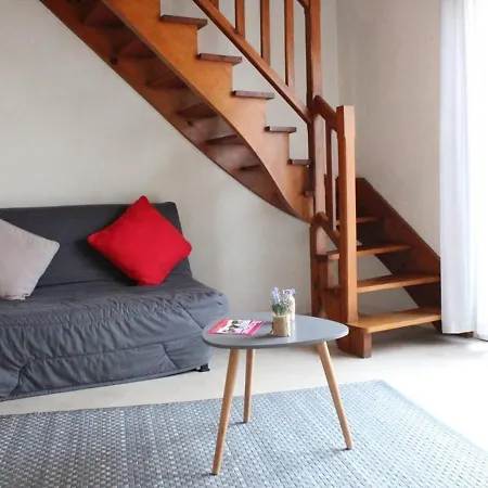 Avec Mezzanine, Balcon Et Parking Proche Et Centre, - Fr-1-246-211 Λα Ροσέλ