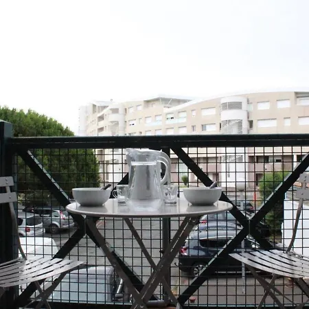 Apartment Avec Mezzanine, Balcon Et Parking Proche Et Centre, La Rochelle - Fr-1-246-211